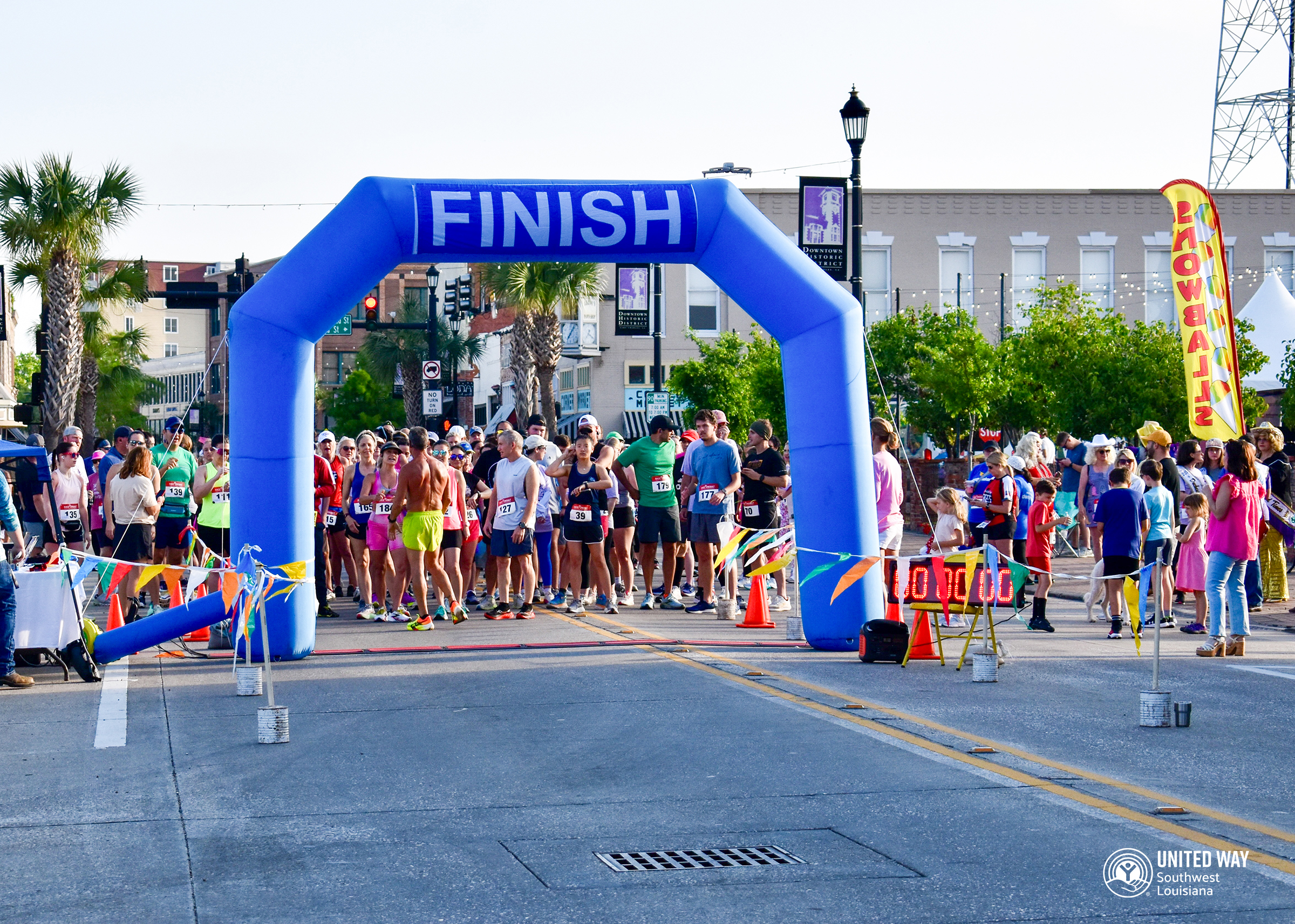 runners at finish line